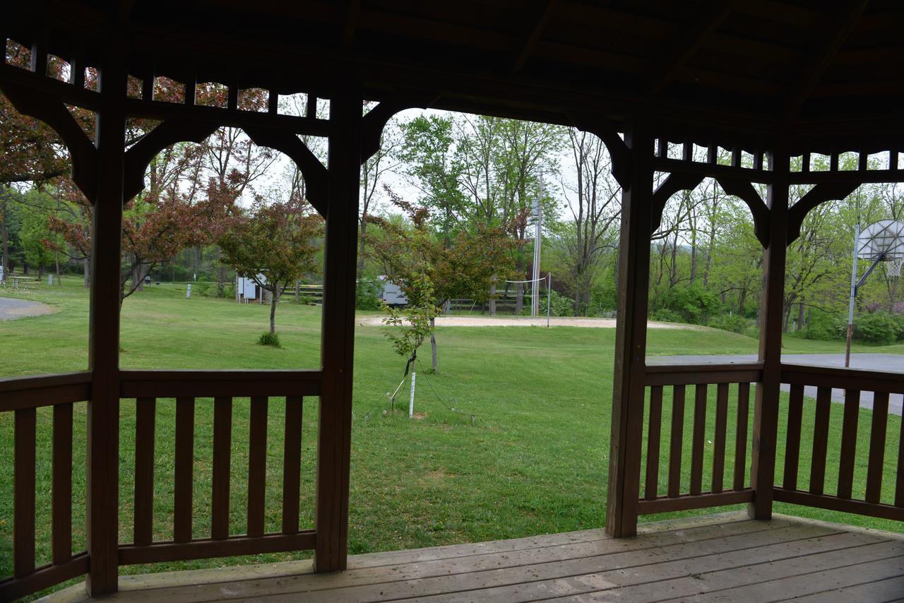 Shartlesville Appalachian Camping Resort Park Model 2 מראה חיצוני תמונה